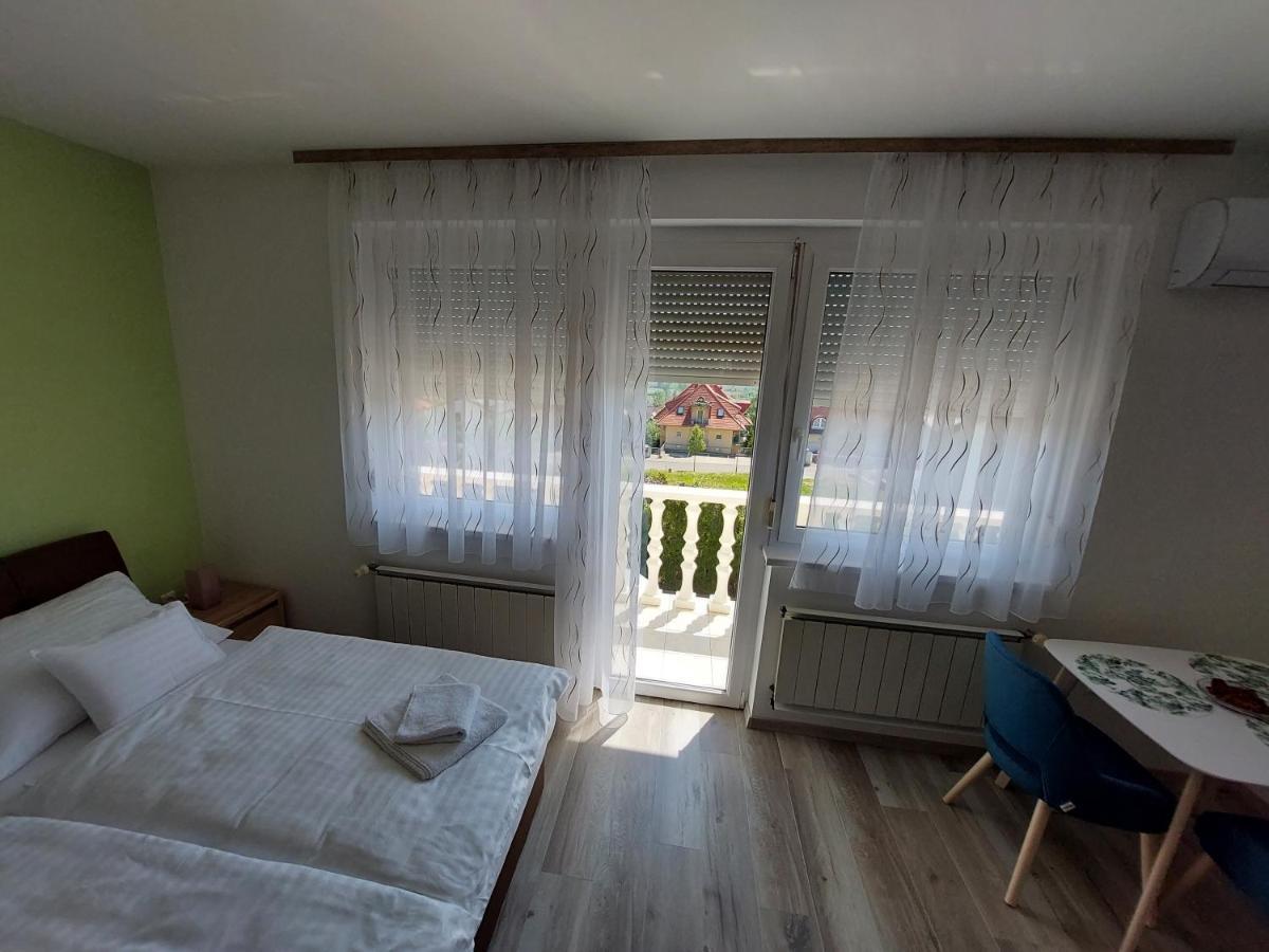 Villa Laar Heviz Luaran gambar