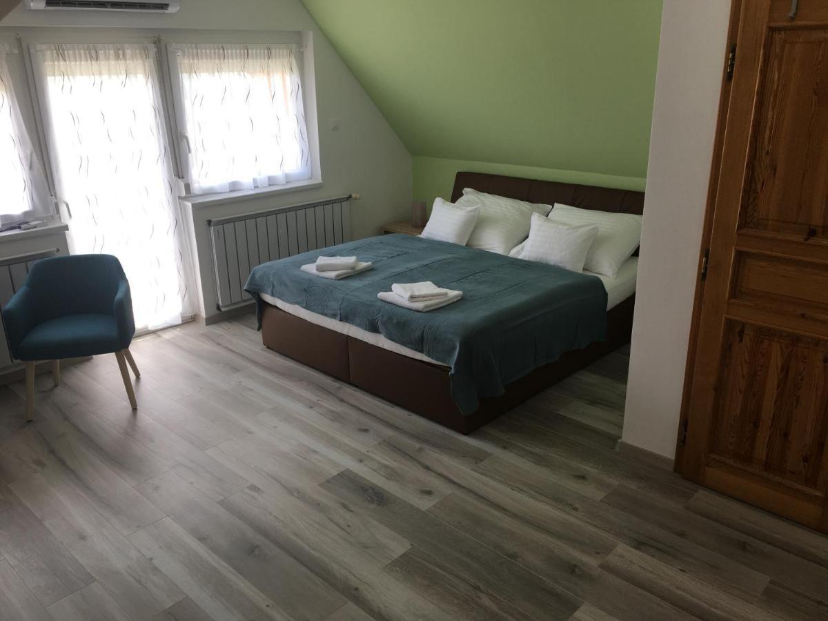Villa Laar Heviz Luaran gambar