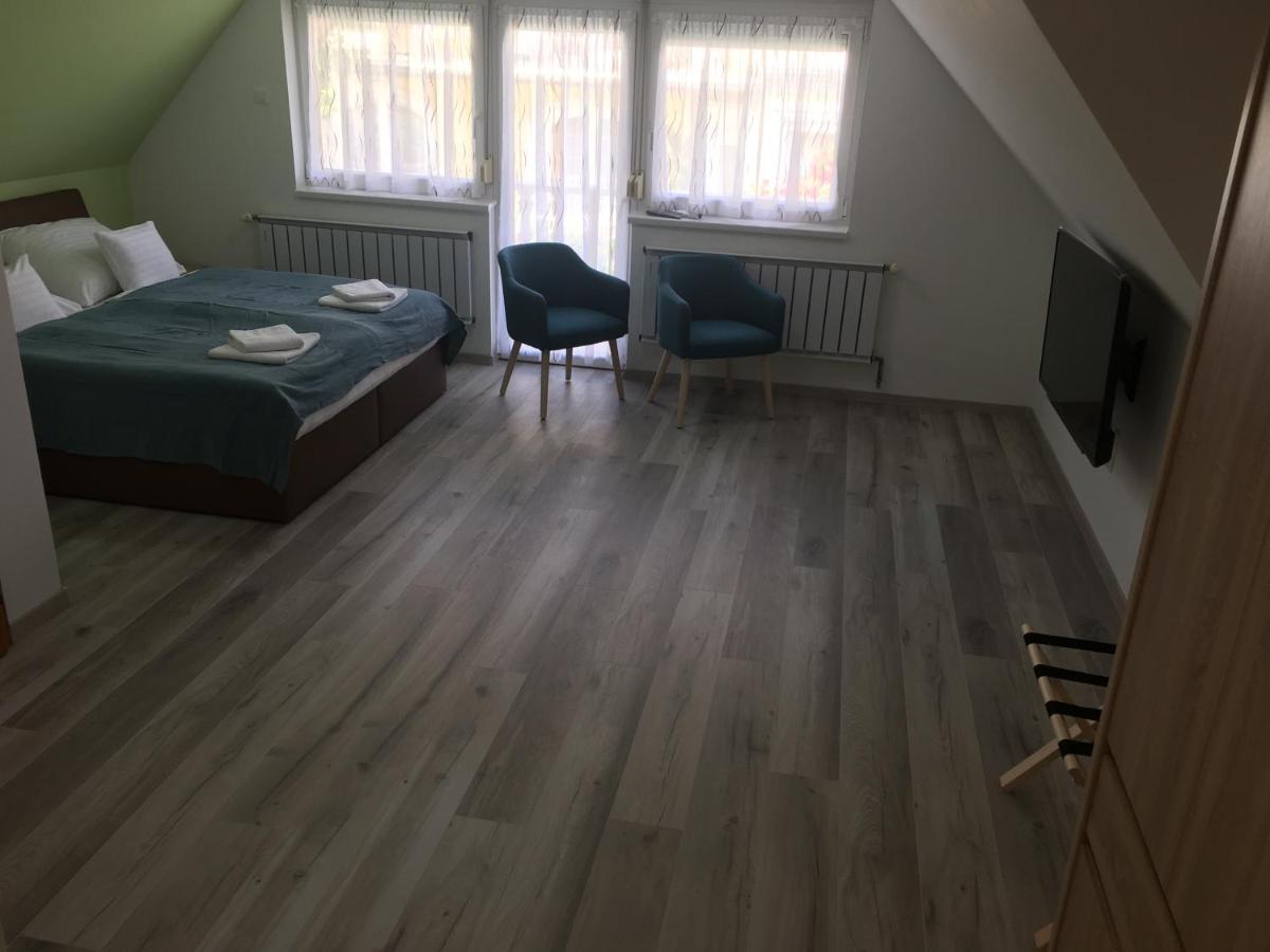 Villa Laar Heviz Luaran gambar