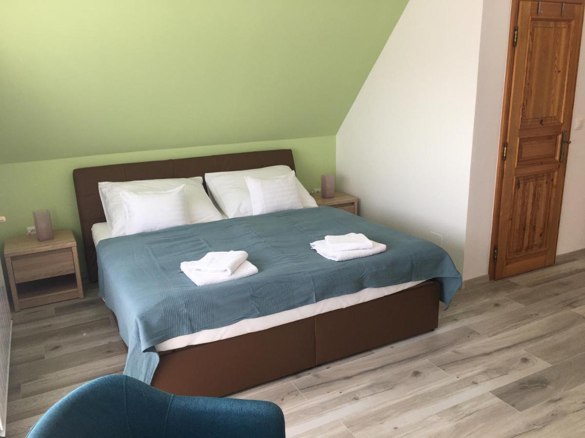 Villa Laar Heviz Luaran gambar